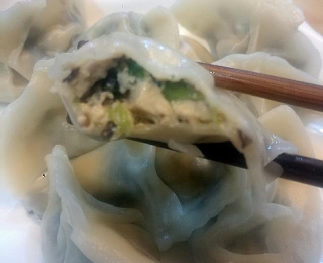 素饺子(豆腐木耳芹菜饺子)的做法