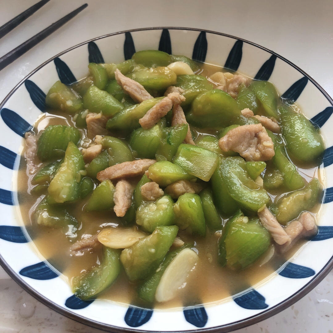 超甜的丝瓜炒肉😋