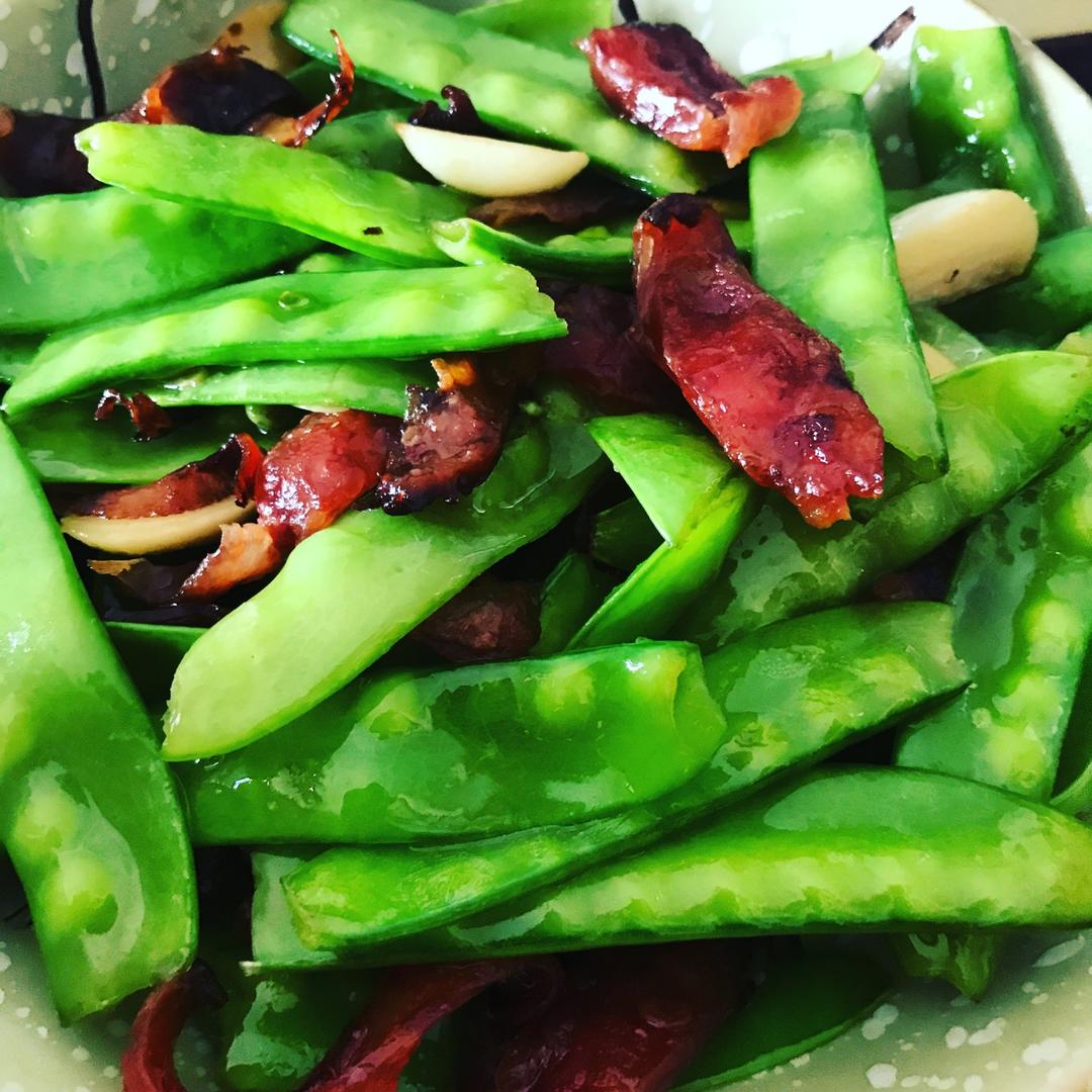 腊肠炒荷兰豆