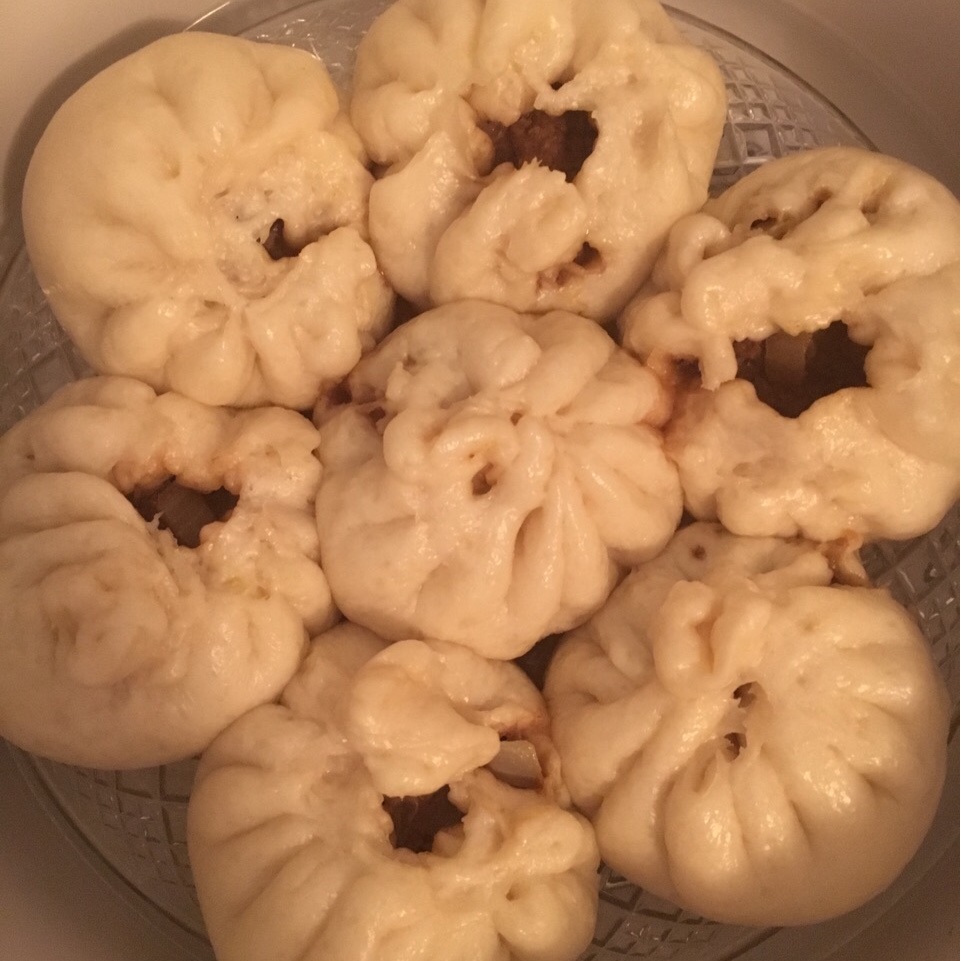 鲜美多汁的洋葱牛肉包子