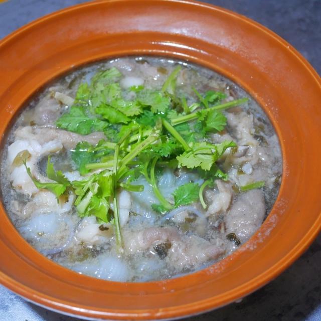 酸菜鱼羊煲