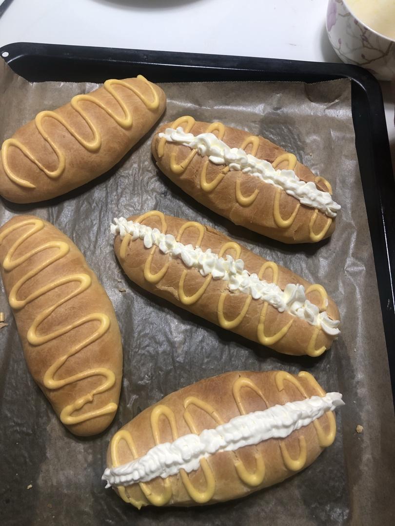 草莓奶露维也纳【毛毛虫面包】