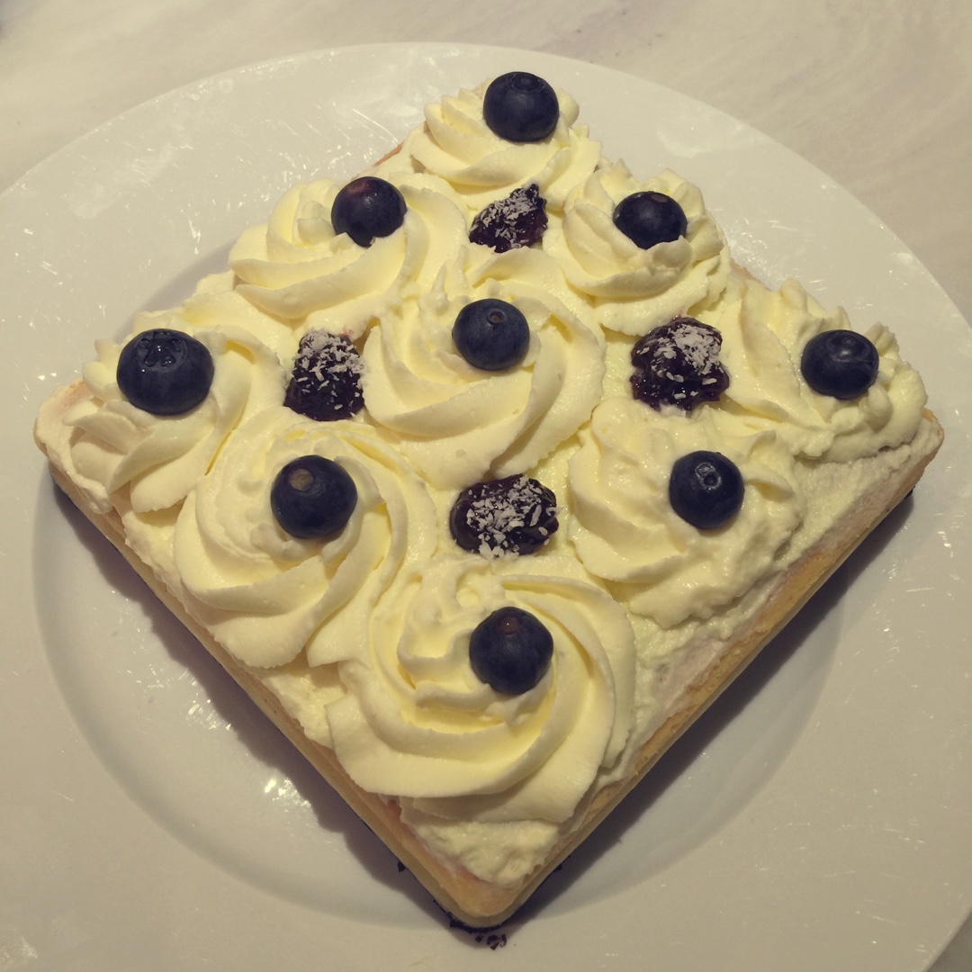 雪域蓝莓芝士蛋糕