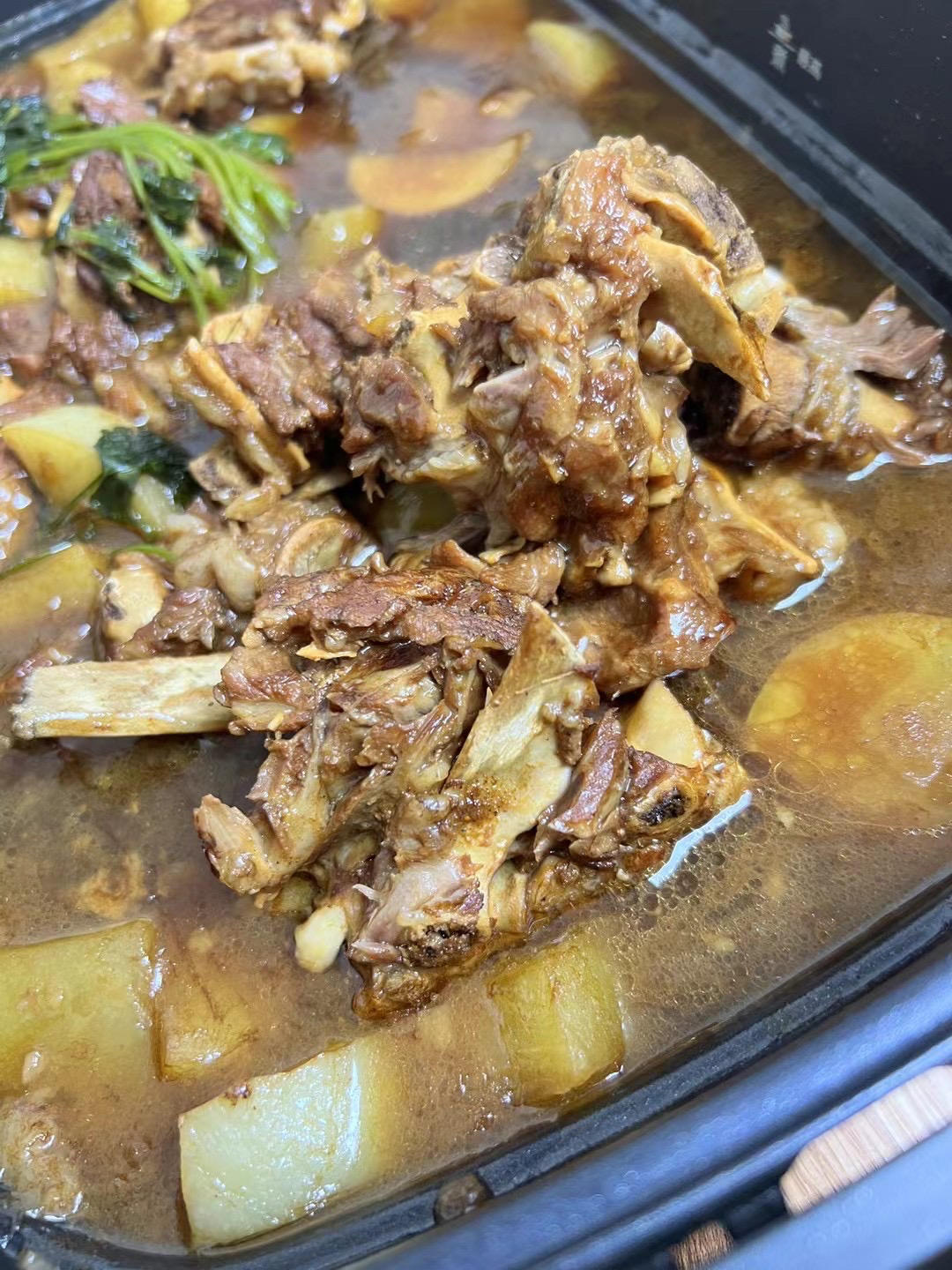 【简简厨房】羊蝎子火锅，酱汤和红汤羊蝎子