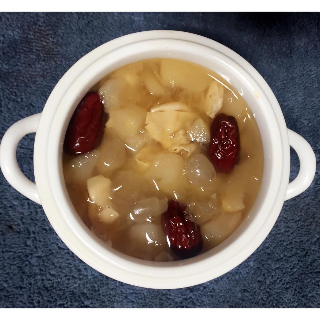 冰糖银耳雪梨汤