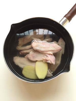 酥香麻辣的干锅鸭翅的做法 步骤2