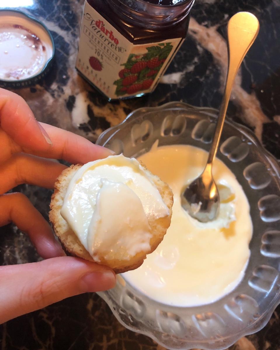 自制用来抹司康的clotted cream