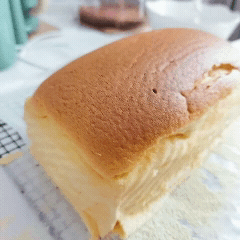 堪比柯基屁股
爆浆芝士🧀古早蛋糕