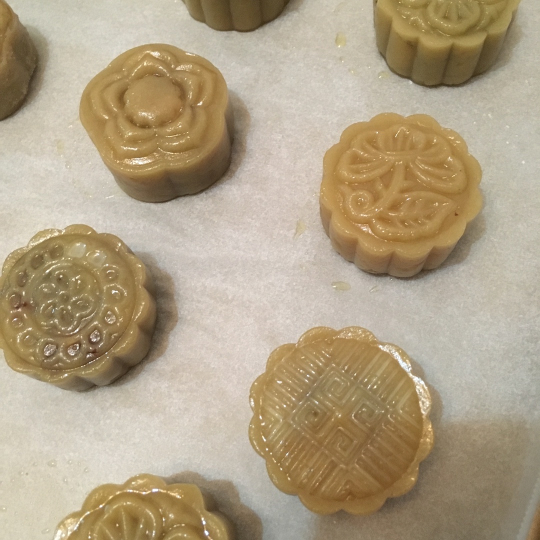 广式月饼—蛋黄莲蓉月饼