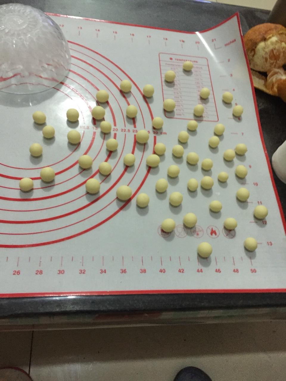 和宝贝一起动手做——牛乳球！