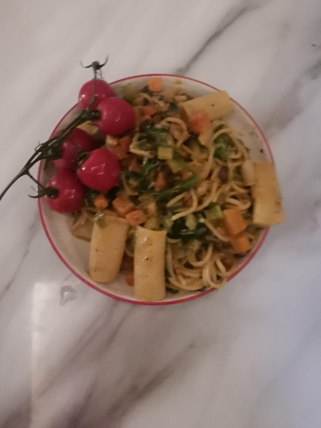 🍝 「全料版」番茄虾仁意面（含猪肉/黄油/芝士/芹菜/胡萝卜/圣女果）
