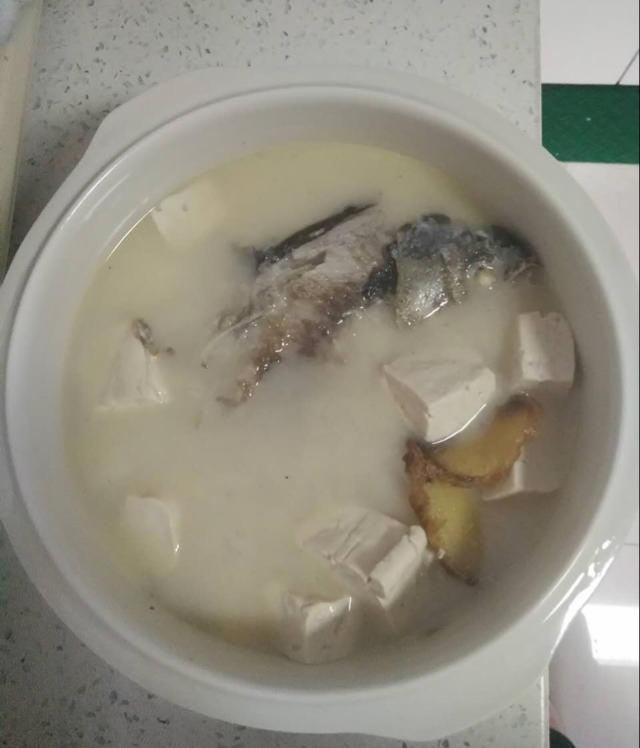 鲫鱼豆腐汤