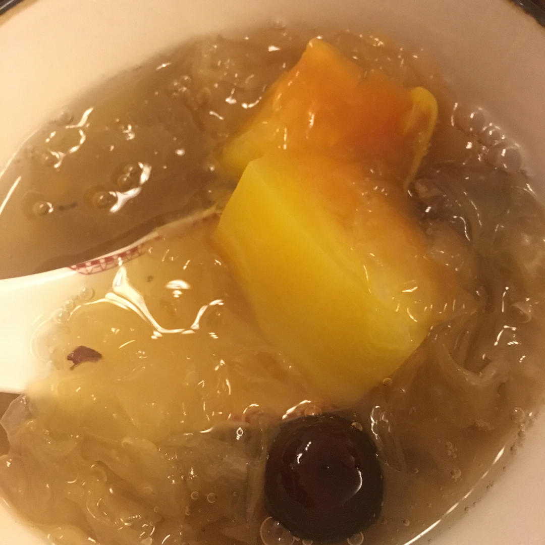红枣木瓜银耳汤