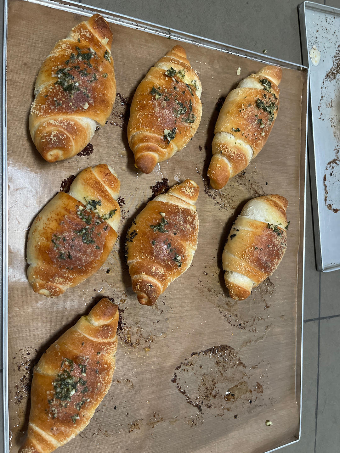 蒜香芝士海盐卷｜盐面包｜盐可颂