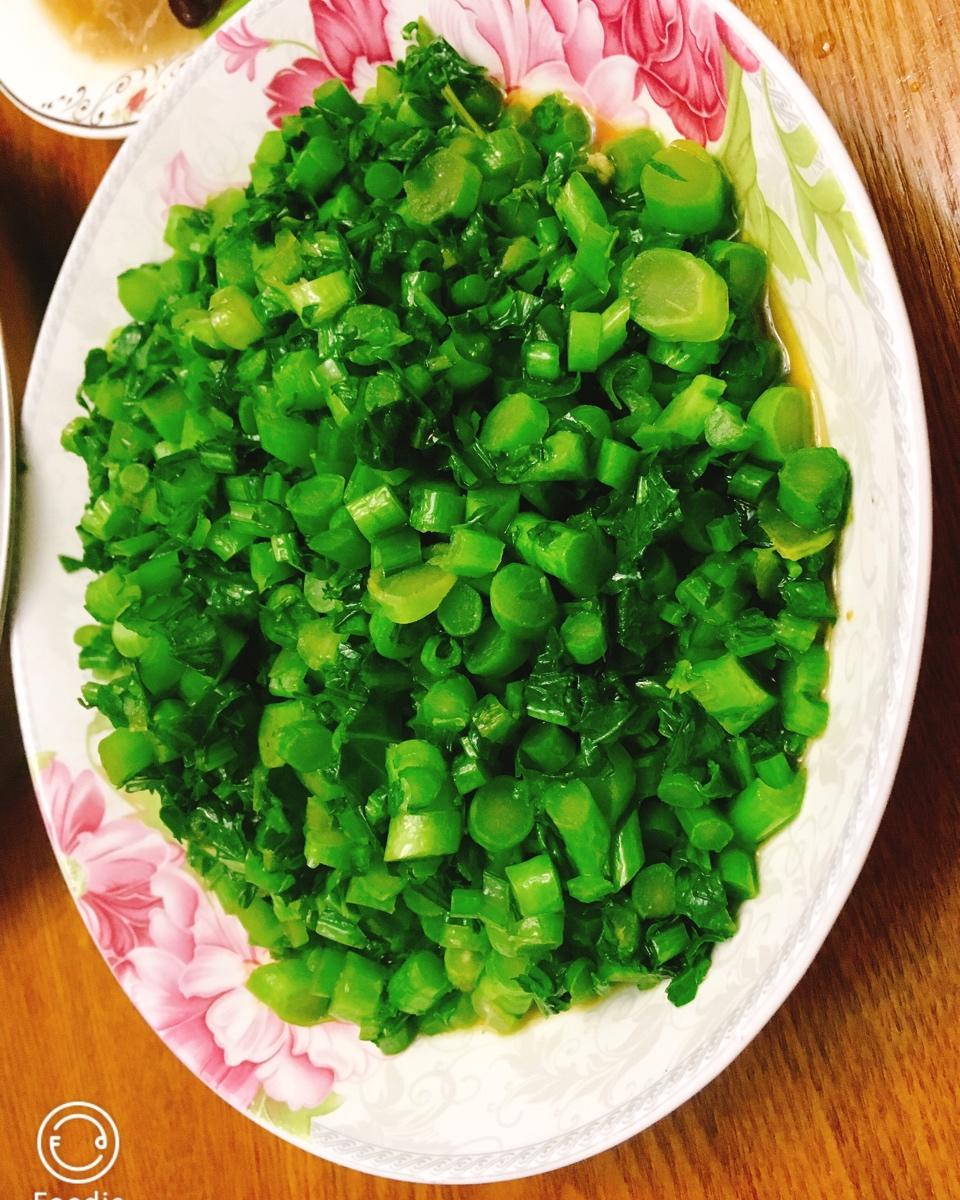 芥菜这样炒~不但不苦不涩~而且非常鲜甜美味~连小孩都喜欢吃