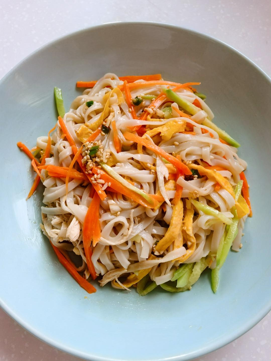鸡丝凉面(快手菜)