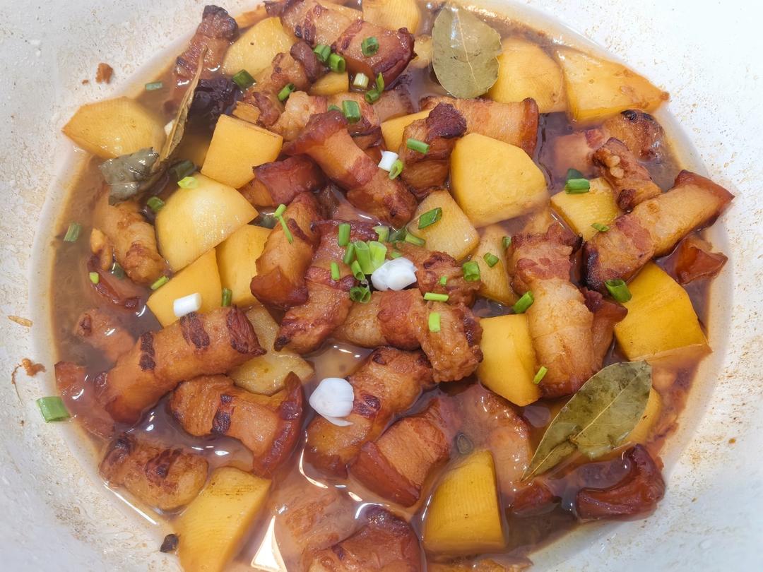 红烧肉炖土豆（丝毫不腻）