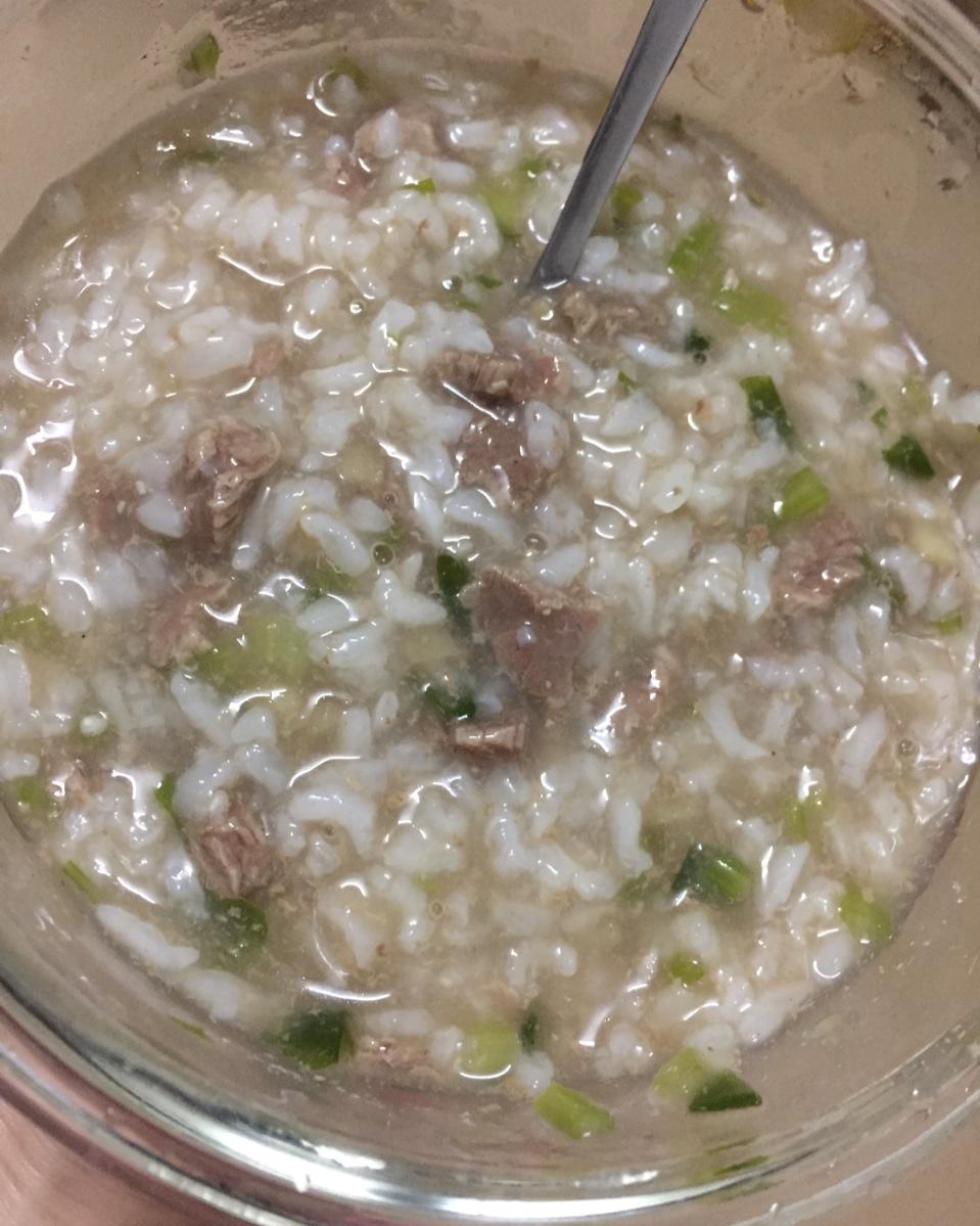 来一块五花肉做的芹菜牛肉粥