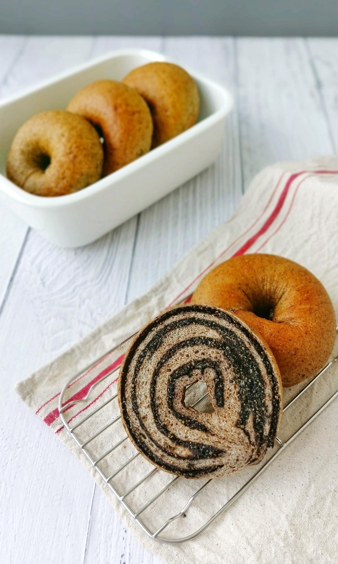 双重黑芝麻奶酥贝果