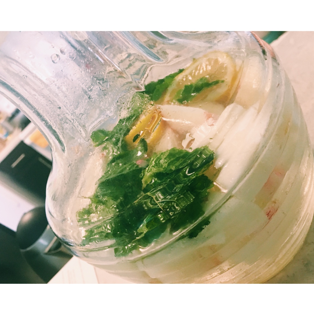 夏日清凉桃子汽水