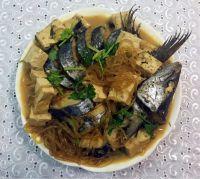 秋刀鱼炖冻豆腐粉条的做法