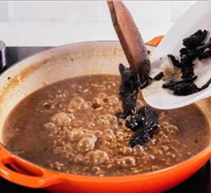 伊比利亚黑毛猪颈肉烩饭配法国黑喇叭菌的做法 步骤6