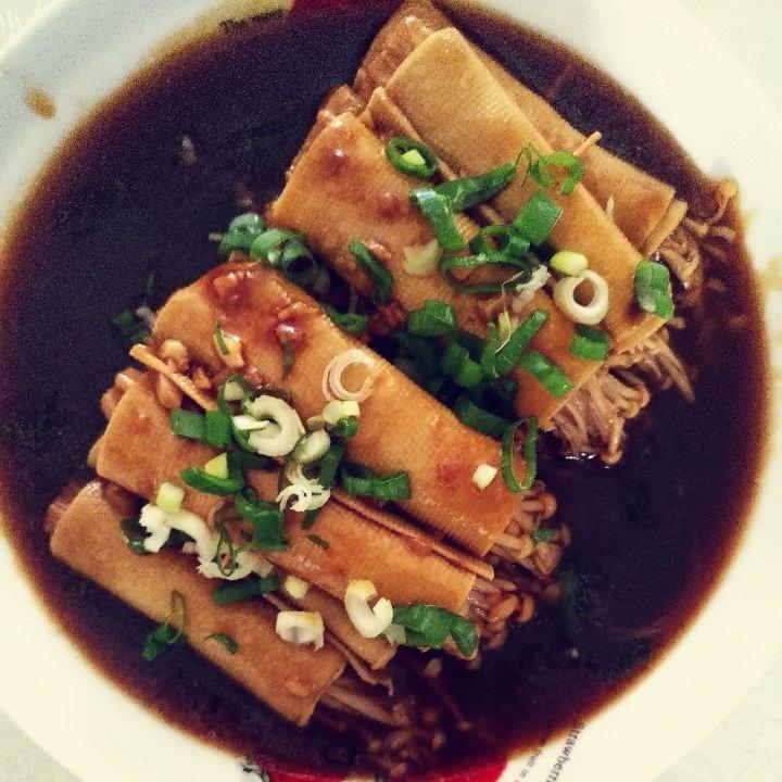 比肉还好吃的金针菇豆皮卷