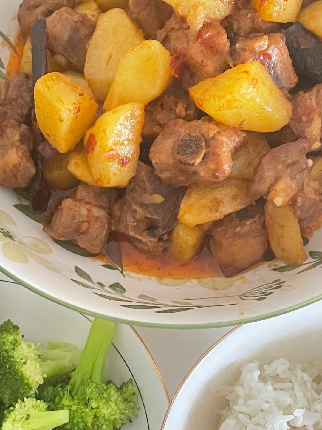 简易版土豆烧排骨的做法