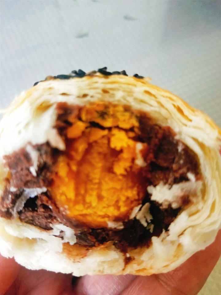 金丝蛋黄肉松饼