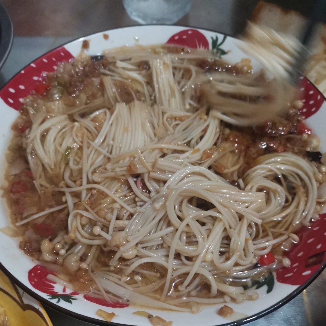 超级下饭的蒜蓉金针菇！好吃到爆