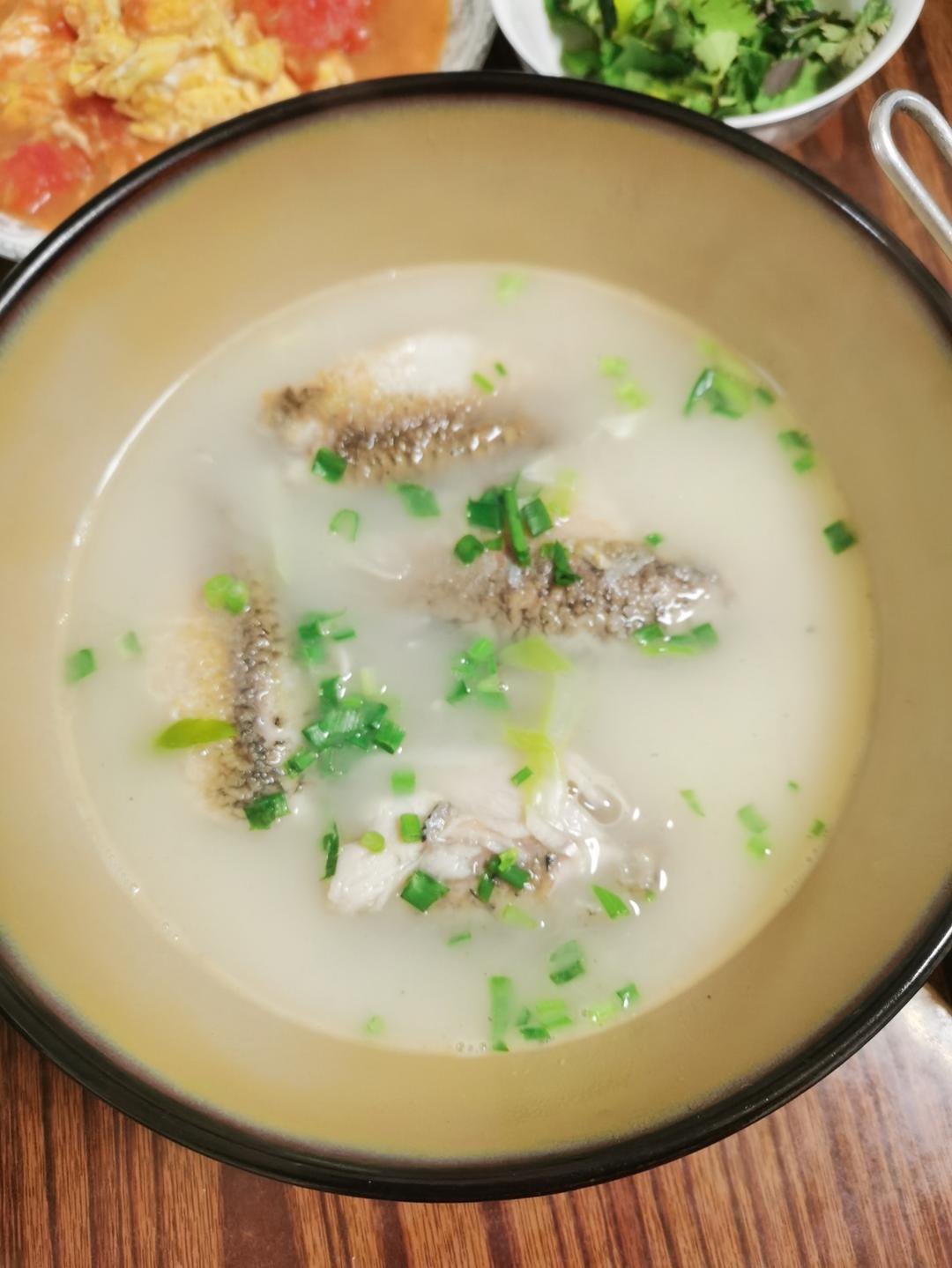 这样做的鲫鱼汤超好喝，奶白奶白的