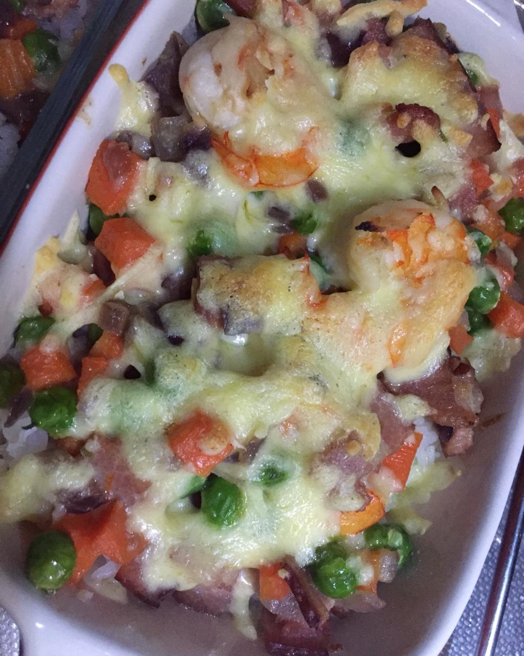 鲜虾培根芝士焗饭