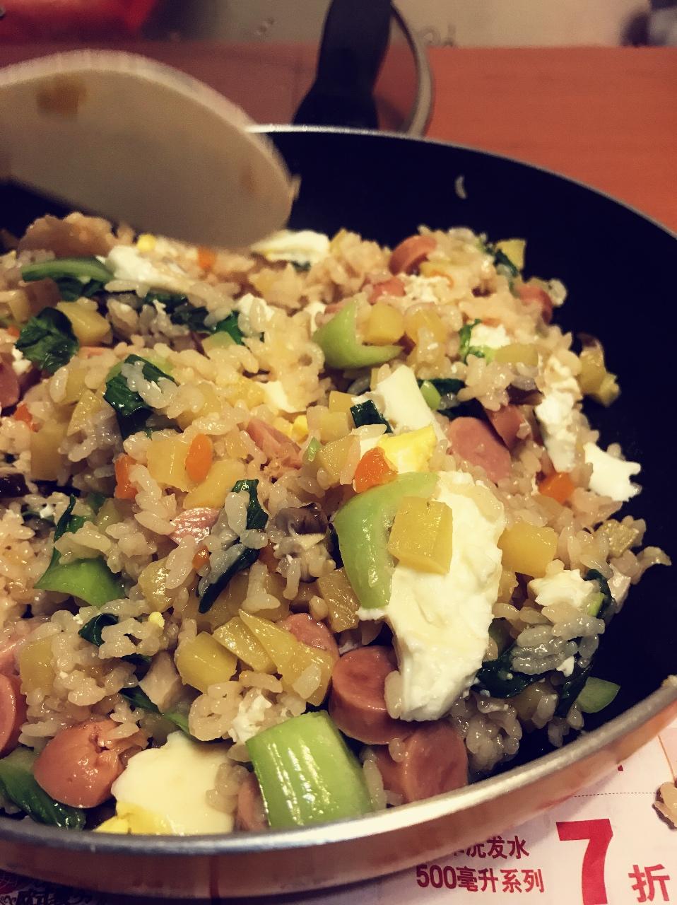 香菇腊肠土豆焖饭