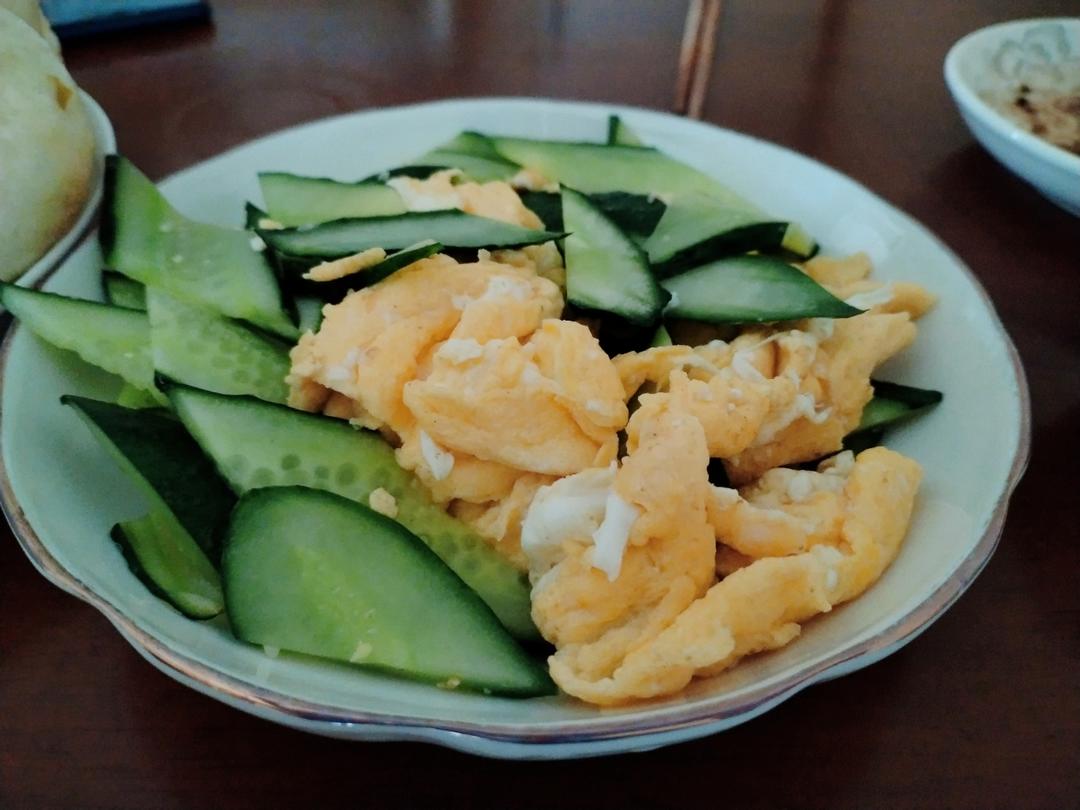 黄瓜炒鸡蛋 （青瓜炒鸡蛋）