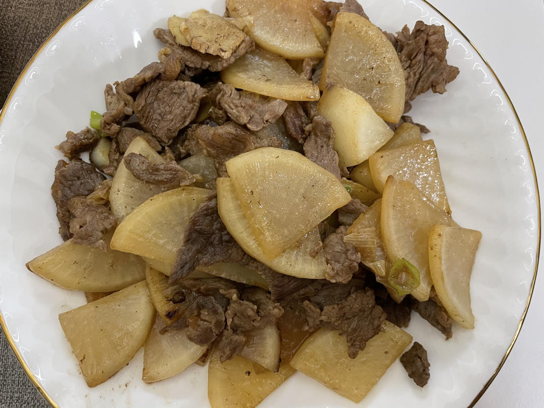 萝卜丝炒牛肉，萝卜小炒最好吃的做法了