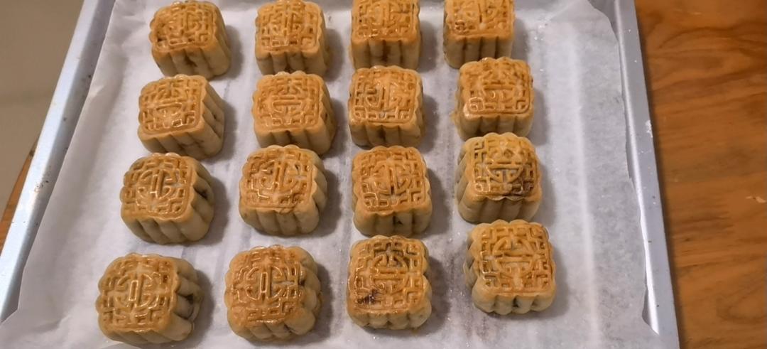 广式月饼—蛋黄莲蓉月饼