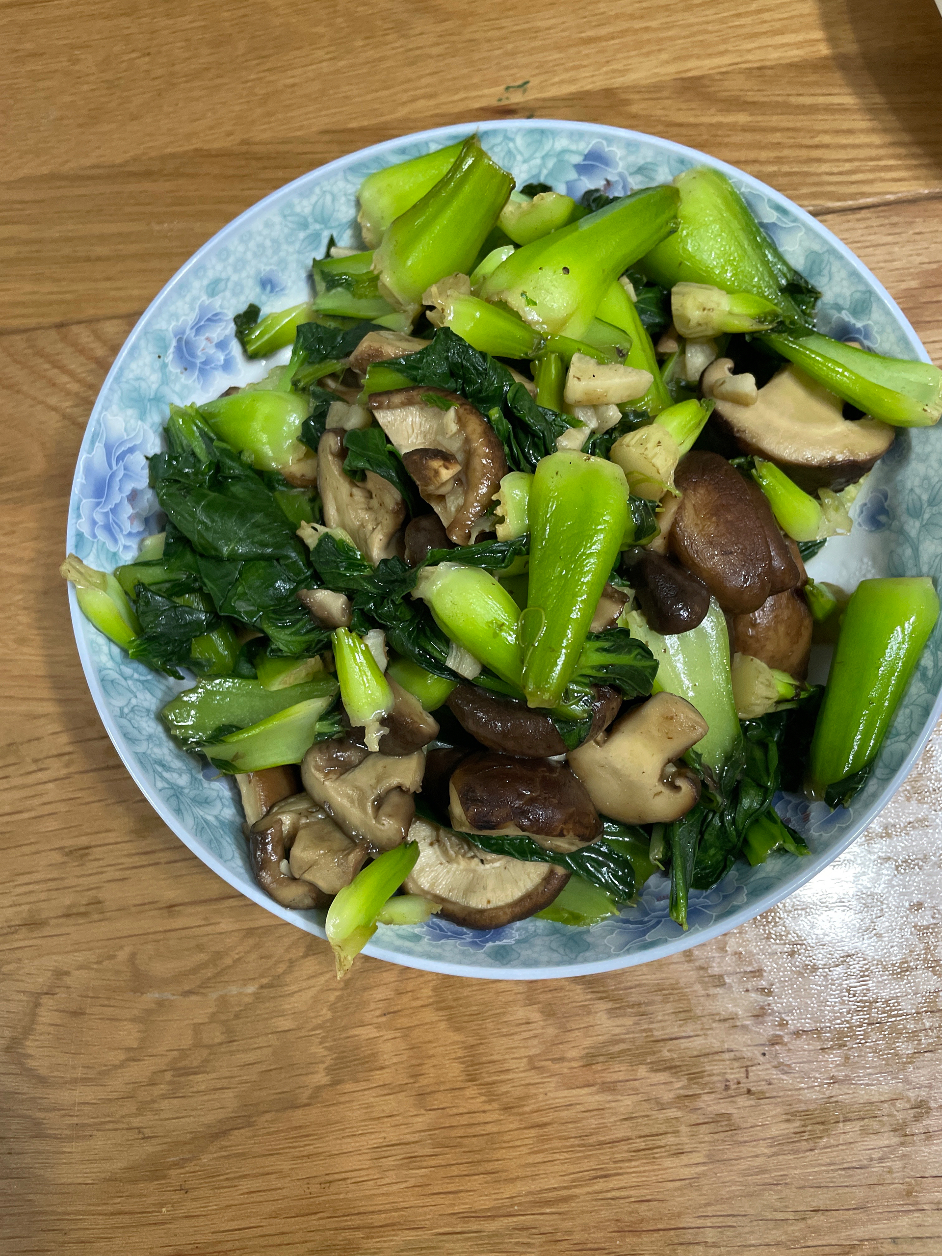 清炒香菇青菜