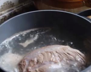 清炖百合牛肉汤（百合和牛肉也很搭哦~）的做法 步骤1