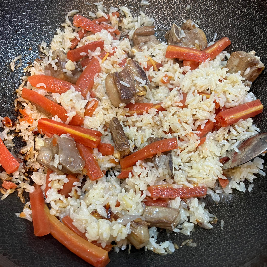 新疆羊排抓饭（出锅后米粒分明的秘密）