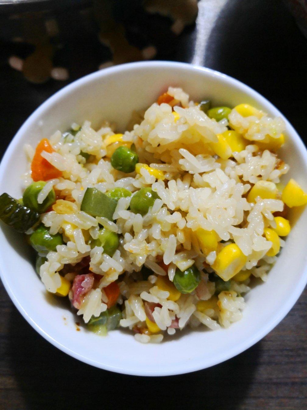 豌豆胡萝卜焖饭