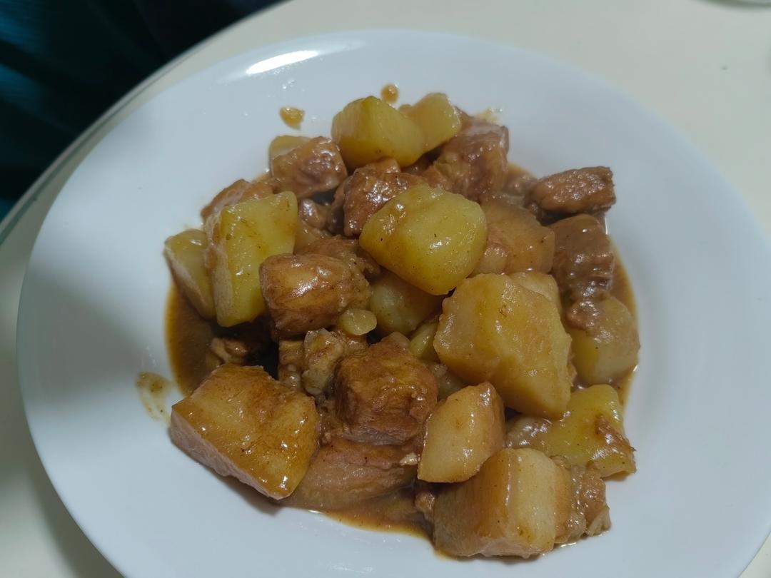 红烧肉炖土豆（丝毫不腻）