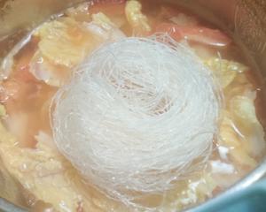 清汤火锅重生记——番茄白菜粉丝汤的做法 步骤3