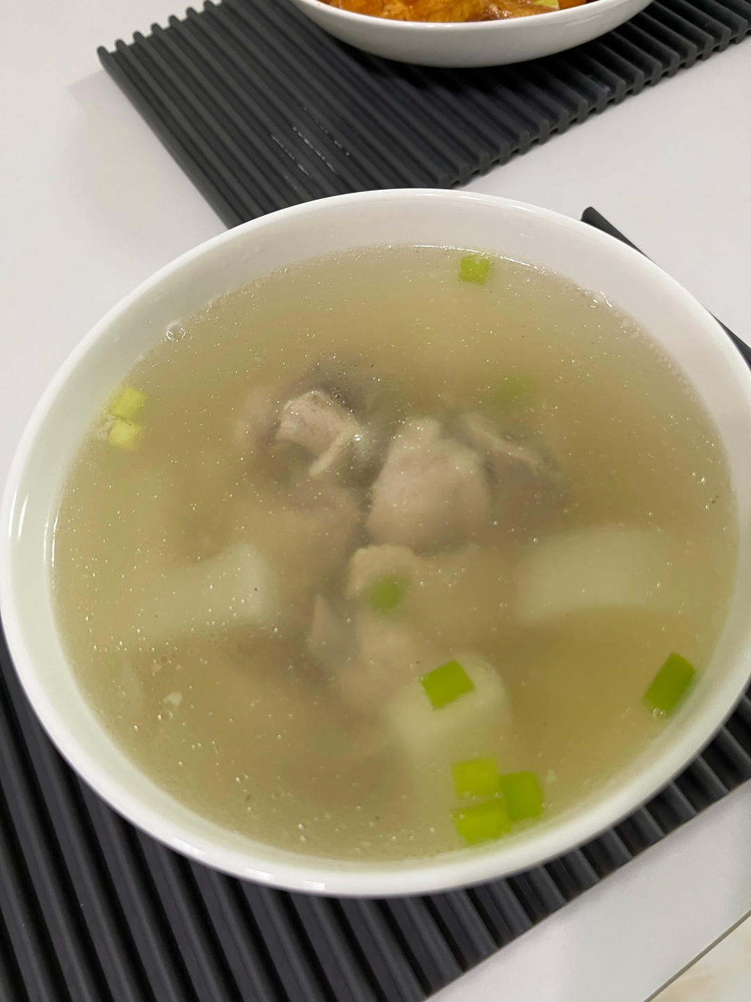 萝卜炖排骨-秋冬懒人汤
