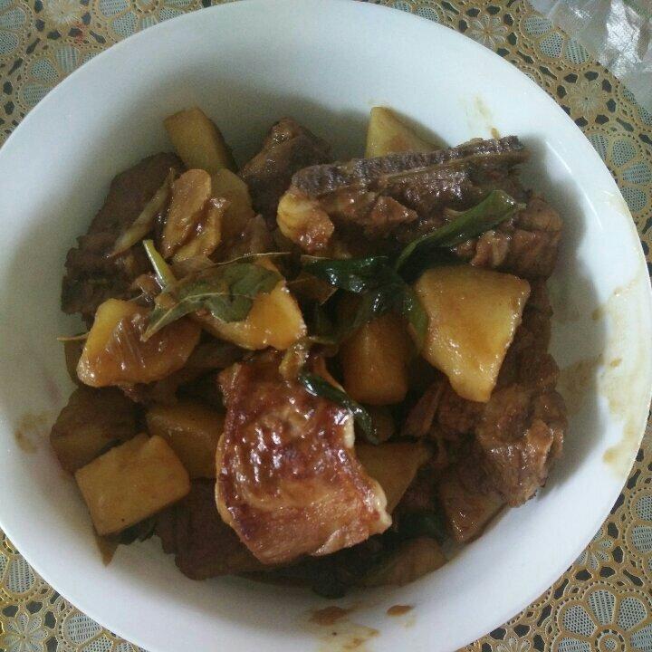 红烧排骨土豆