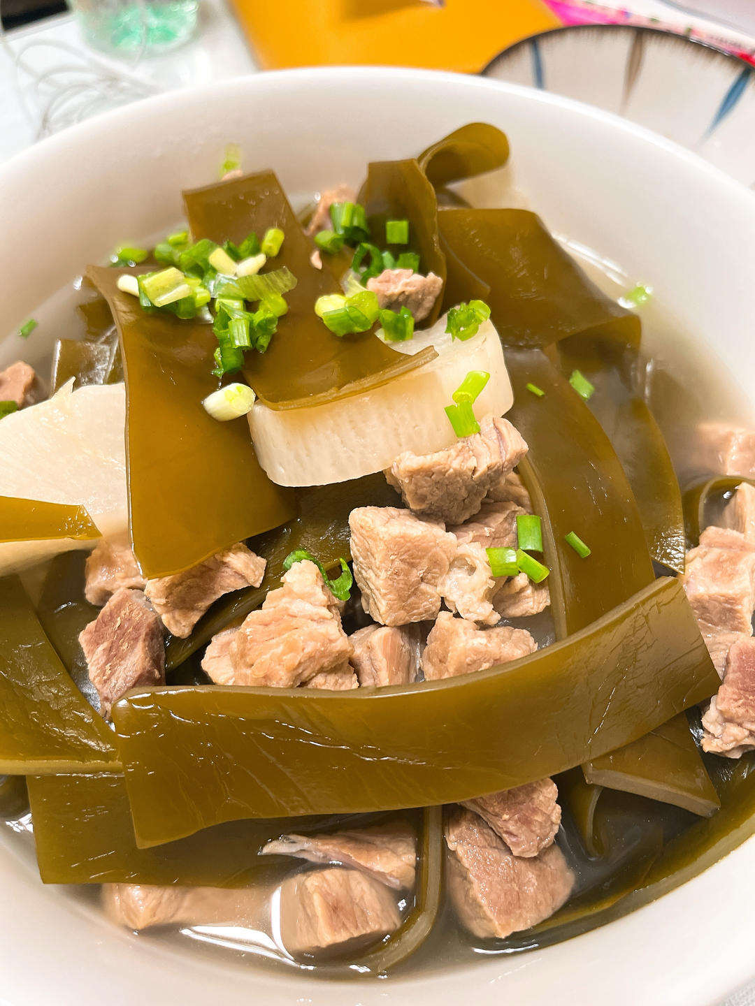 鲜味牛肉汤（附蘸碟调料）