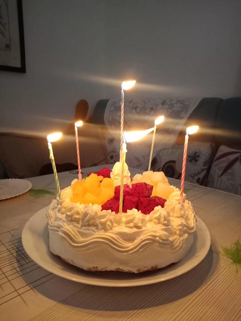 依心像意11做的8寸水果生日蛋糕