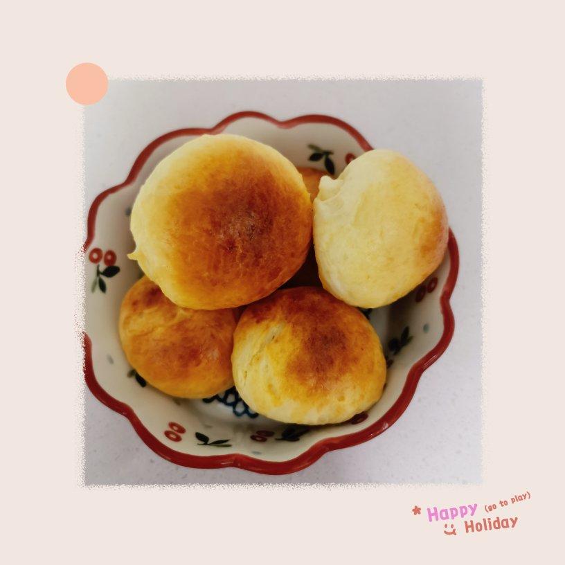 一口小面包，有着非常诱人的香味