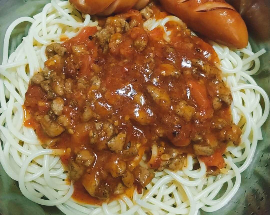 贫穷料理：番茄肉酱意面（无洋葱）的做法