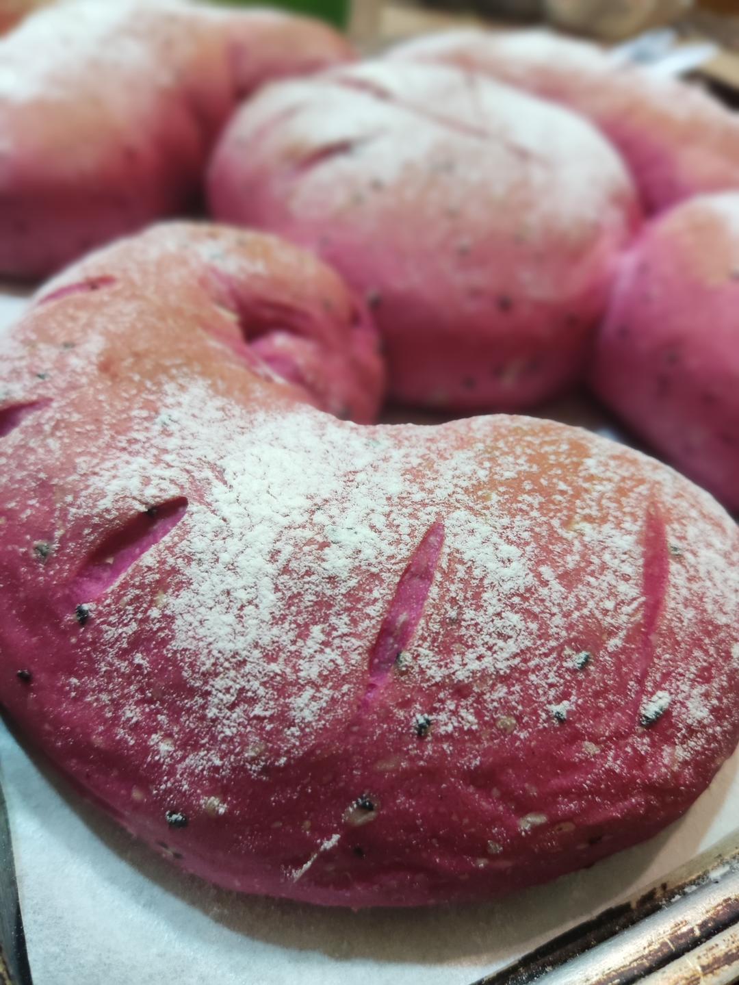 火龙果奶酪软欧包