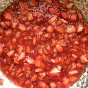 草莓冰激淋的做法 步骤6